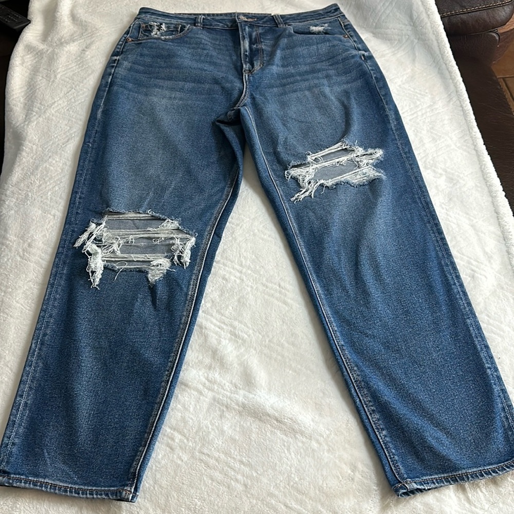 American Eagle Mom Straight Jeans Size 14